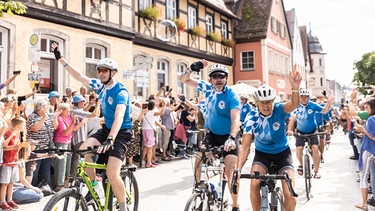 6. Etappe: Ankunft in Neustadt an der Aisch. | Bild: BR/Markus Konvalin