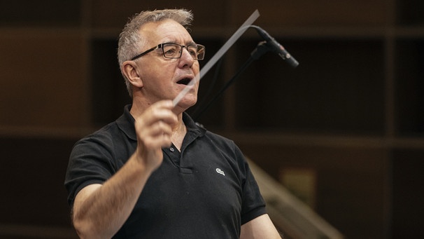 Howard Arman (Künstlerischer Leiter des BR-Chores). Impressionen der CD-Produktion "Weihnachten in aller Welt" (AT) (CD-Titel "Joy of the world") mit dem Münchner Rundfunkorchester und dem Chor des Bayerischen Rundfunks. | Bild: BR/Philipp Kimmelzwinger