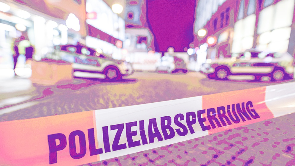 Absperrband bei einem Polizeieinsatz | Bild: picture alliance / Montage: BR